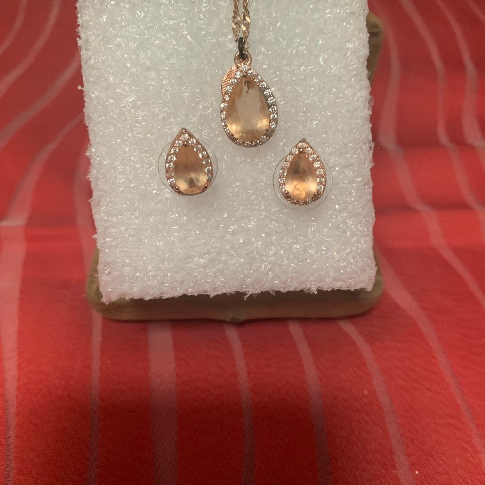 Earrings and necklace set